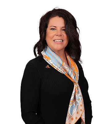 Portrait of Nancy Wood, REALTOR®.